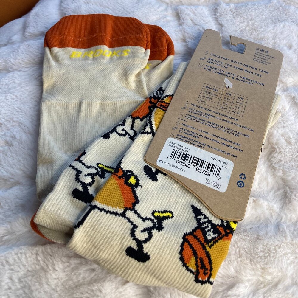 Brooks Tempo Knit In Crew Cream/Feast Mode Socks